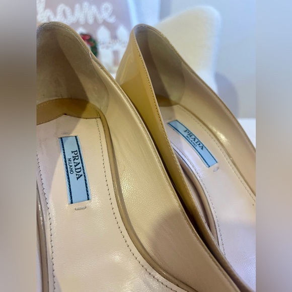 Classic and timeless beige patent leather Prada wedge cork heels - Picture 9 of 13